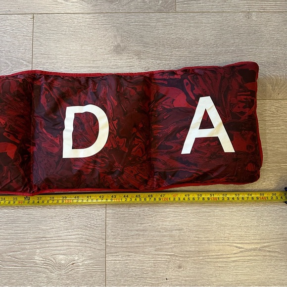 EUC Lululemon X Team Canada Olympics Down Filled Insulated Quilted Puff Scarf - Picture 10 of 14